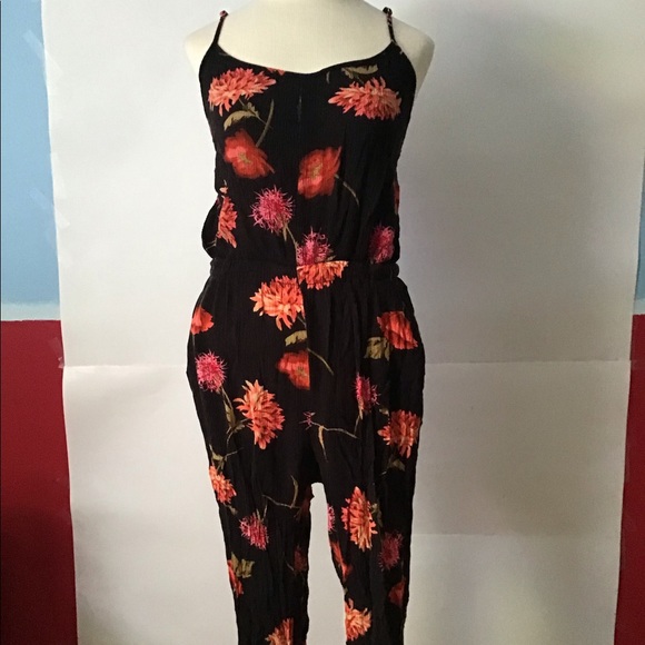 Ci Sono Pants - 💖Host Pick💖 Ci Sono floral jumpsuit with spaghetti straps